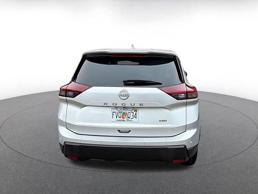 Brilliant Silver Metallic 2025 Nissan Rogue SV