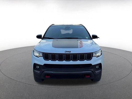 Bright White Clearcoat 2025 Jeep Compass Trailhawk