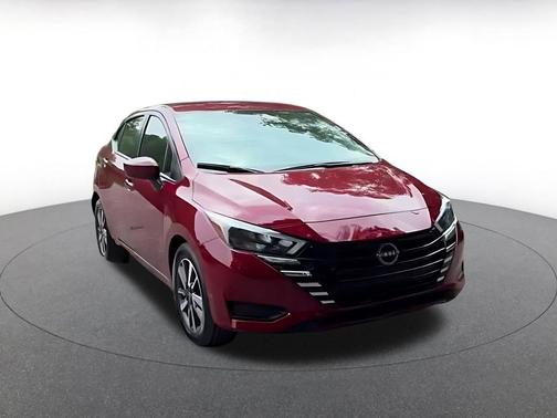 Scarlet Ember Tintcoat 2025 Nissan Versa 1.6 SV