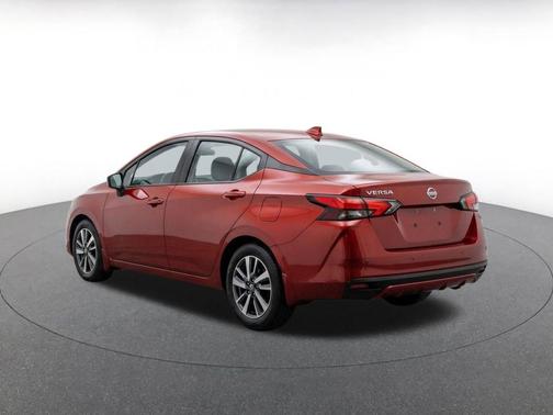 Scarlet Ember Tintcoat 2025 Nissan Versa 1.6 SV