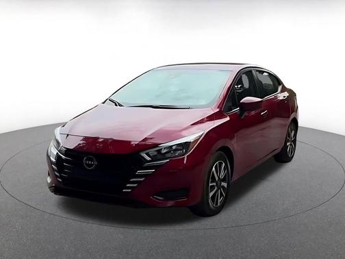 Scarlet Ember Tintcoat 2025 Nissan Versa 1.6 SV