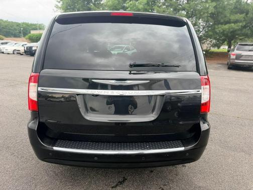 Brilliant Black Crystal Pearlcoat 2014 Chrysler Town & Country Touring