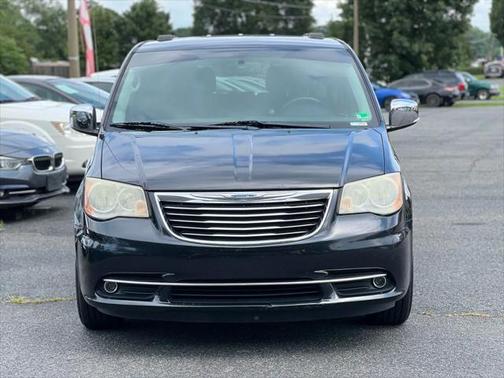 2013 Chrysler Town & Country Touring-L