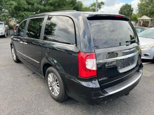 2013 Chrysler Town & Country Touring-L