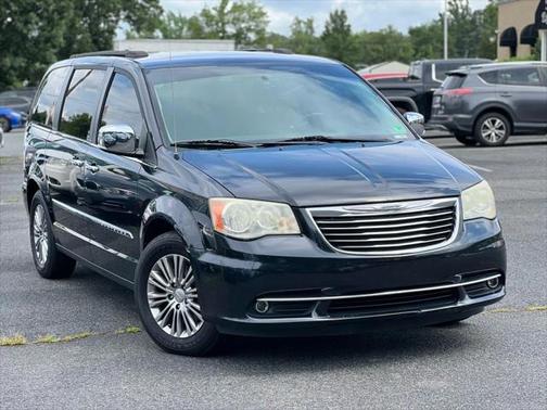 2013 Chrysler Town & Country Touring-L
