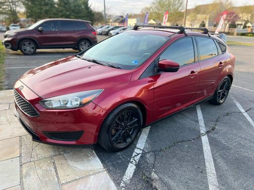 Ruby Red Metallic Tinted Clearcoat 2016 Ford Focus SE