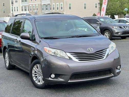 Predawn Gray Mica 2013 Toyota Sienna XLE