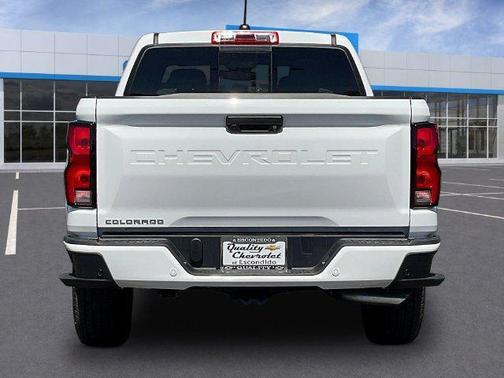 Summit White 2026 Chevrolet Colorado LT