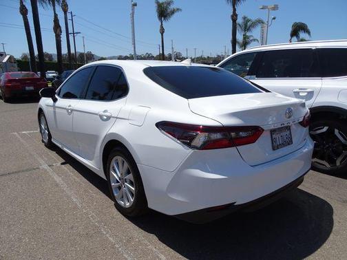 Ice 2024 Toyota Camry LE