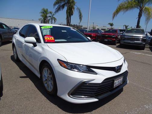 Ice 2024 Toyota Camry LE
