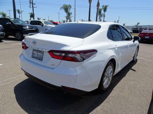 Ice 2024 Toyota Camry LE