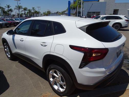 2024 Chevrolet Trax LS