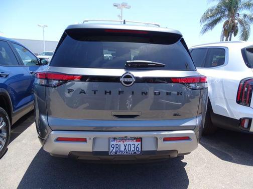 Gun Metallic 2022 Nissan Pathfinder SL 2WD