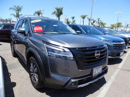 Gun Metallic 2022 Nissan Pathfinder SL 2WD