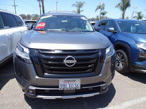 Gun Metallic 2022 Nissan Pathfinder SL 2WD