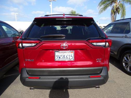 Pearl 2025 Toyota RAV4 XLE Premium