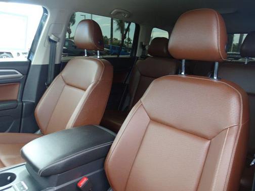 2021 Volkswagen Atlas 3.6L SE w/Technology