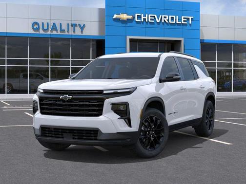 Summit White 2026 Chevrolet Traverse LT