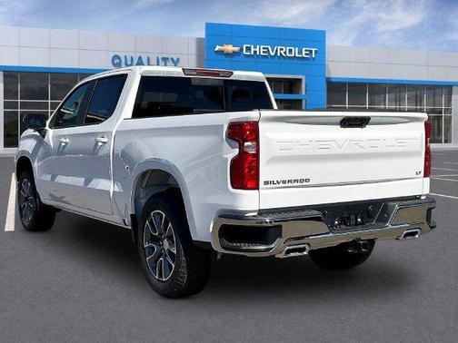 Summit White 2026 Chevrolet Silverado 1500 LT