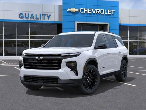 Polar White Tricoat 2026 Chevrolet Traverse LT