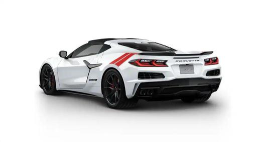Arctic White 2027 Chevrolet Corvette Grand Sport