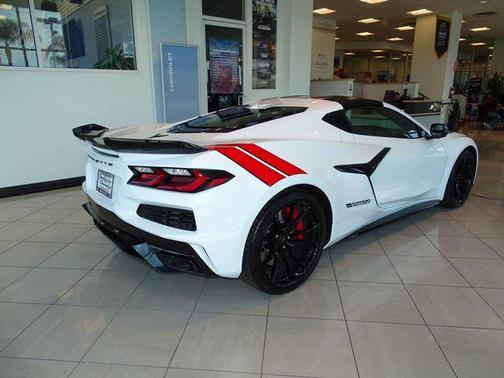 Arctic White 2027 Chevrolet Corvette Grand Sport