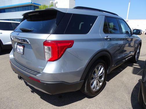 Silver Metallic 2020 Ford Explorer XLT