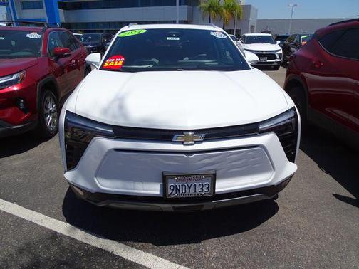 Summit White 2024 Chevrolet Blazer EV eAWD LT