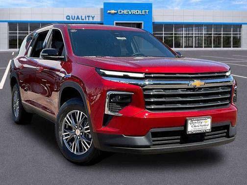 Radiant Red Tintcoat 2026 Chevrolet Traverse LT