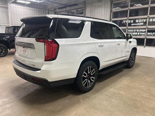 2022 GMC Yukon 4WD AT4