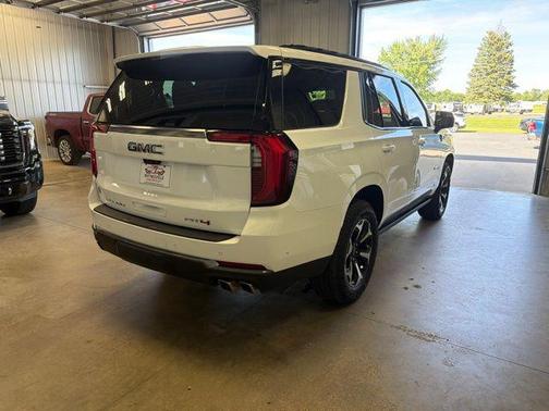 Summit White 2025 GMC Yukon AT4 4WD