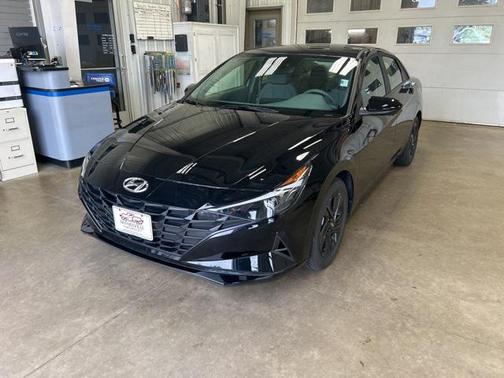 2023 Hyundai ELANTRA HEV Blue