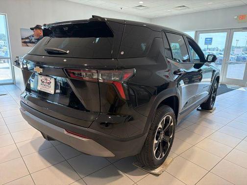 Mosaic Black Metallic 2026 Chevrolet Equinox 1LT