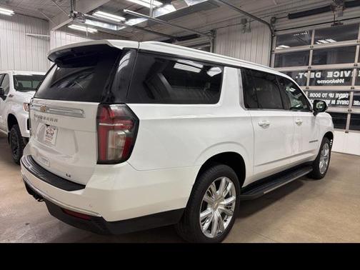 2024 Chevrolet Suburban LT