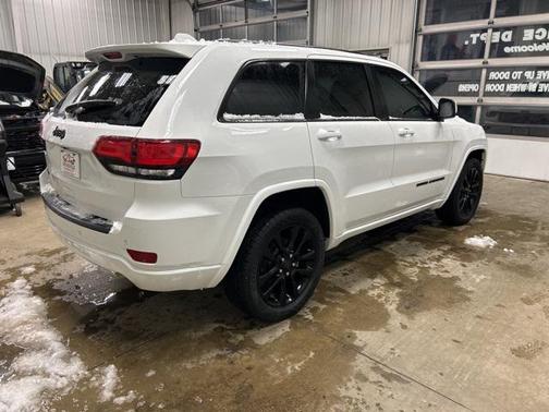 2021 Jeep Grand Cherokee Laredo