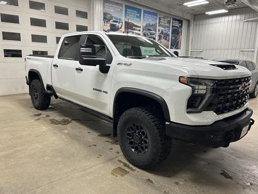 2024 Chevrolet Silverado 2500 4WD Crew Cab Standard Bed ZR2