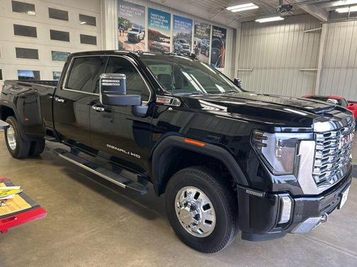 2025 GMC Sierra 3500 Denali