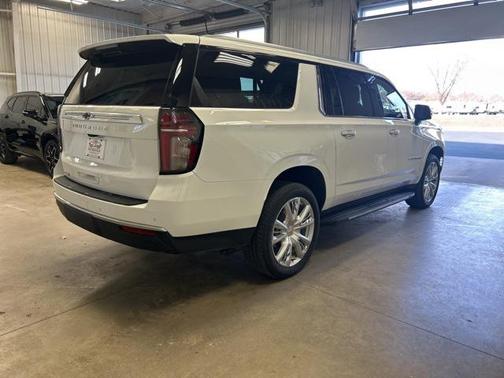 2023 Chevrolet Suburban 4WD High Country