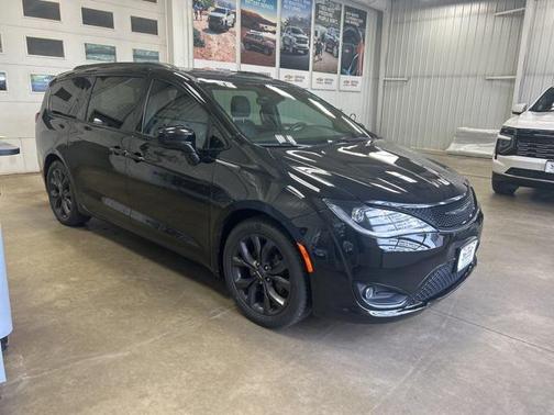 2018 Chrysler Pacifica Touring-L