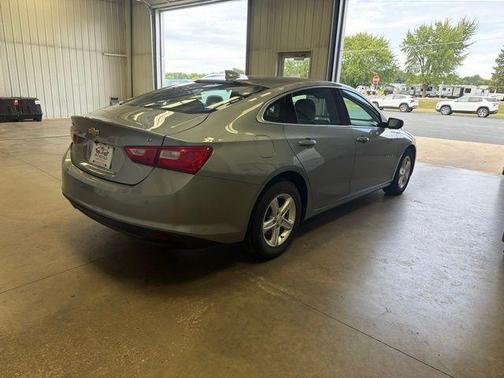 Sterling Gray Metallic 2024 Chevrolet Malibu FWD 1LT