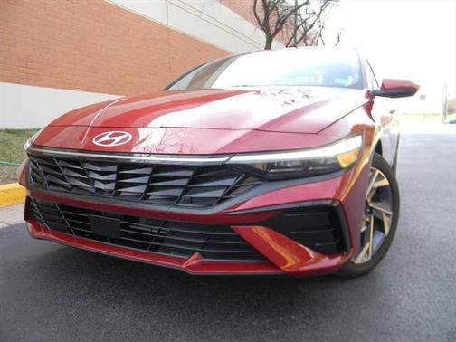 2025 Hyundai ELANTRA SEL