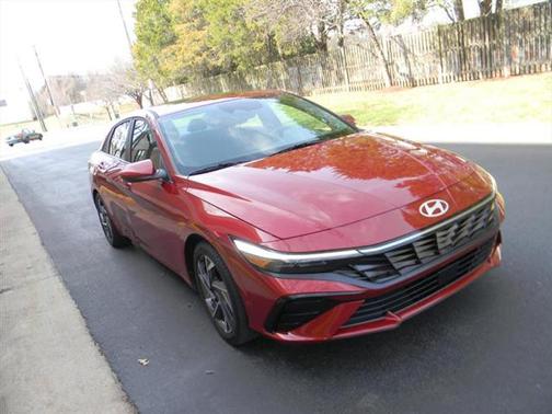 2025 Hyundai ELANTRA SEL