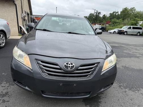 Magnetic Gray Metallic 2009 Toyota Camry LE V6