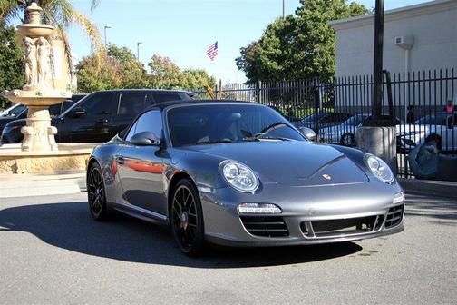 2012 Porsche 911 Carrera 4 GTS
