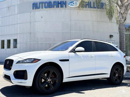 Fuji White 2018 Jaguar F-PACE S