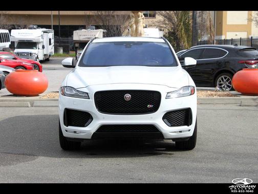 2018 Jaguar F-PACE S