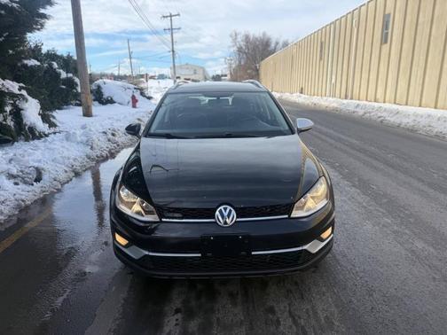 2017 Volkswagen Golf Alltrack TSI S
