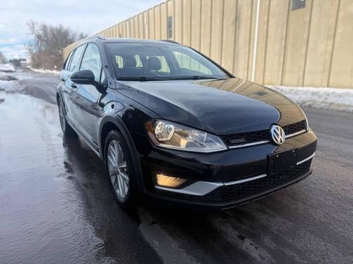 2017 Volkswagen Golf Alltrack TSI S