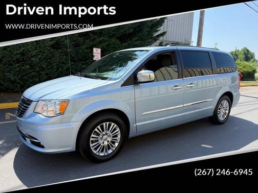 2013 Chrysler Town & Country Touring-L