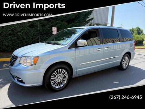 2013 Chrysler Town & Country Touring-L